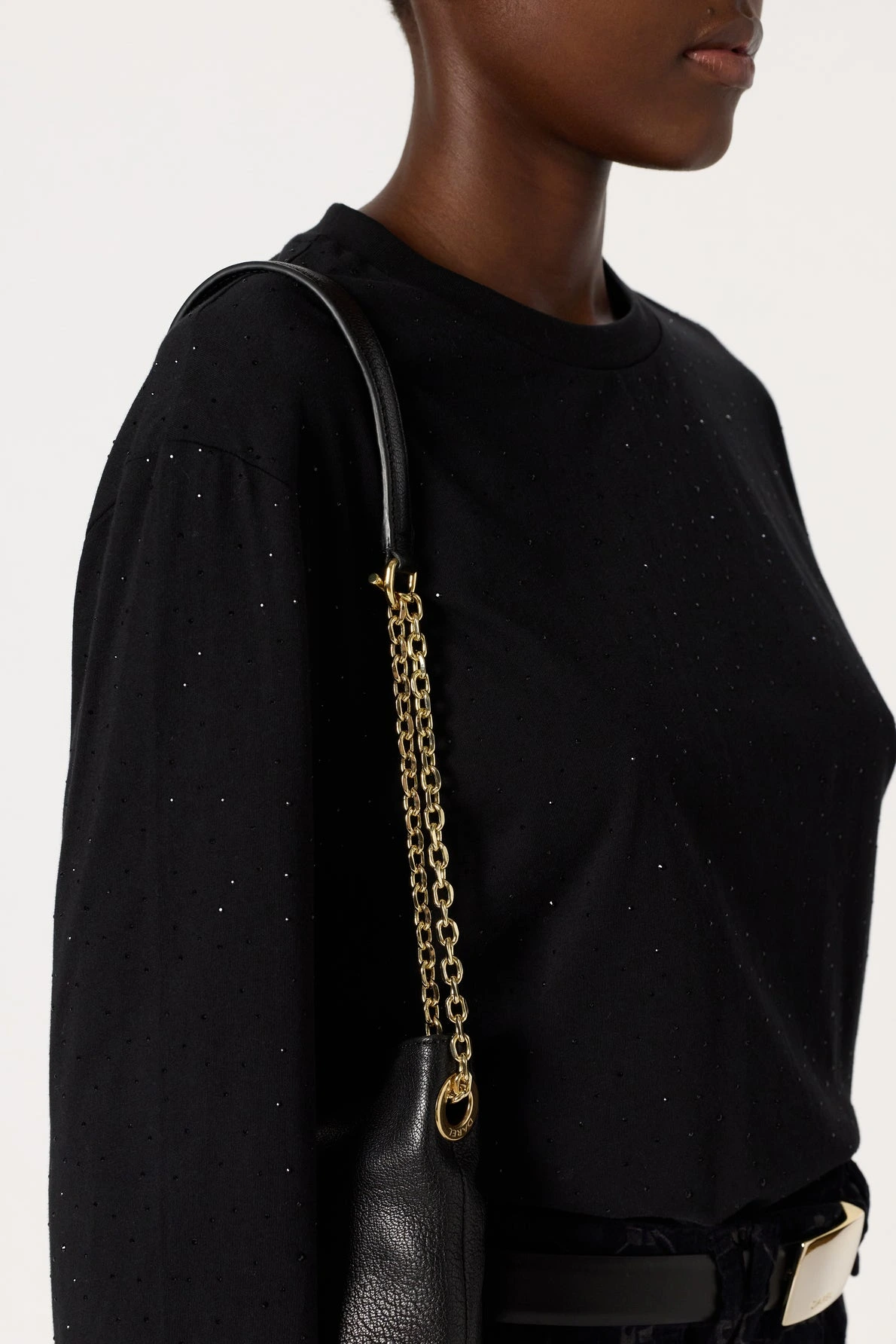 T-shirt-en-coton-a-paillettes-HERMINE-gerard-darel-maroc-noir-detail