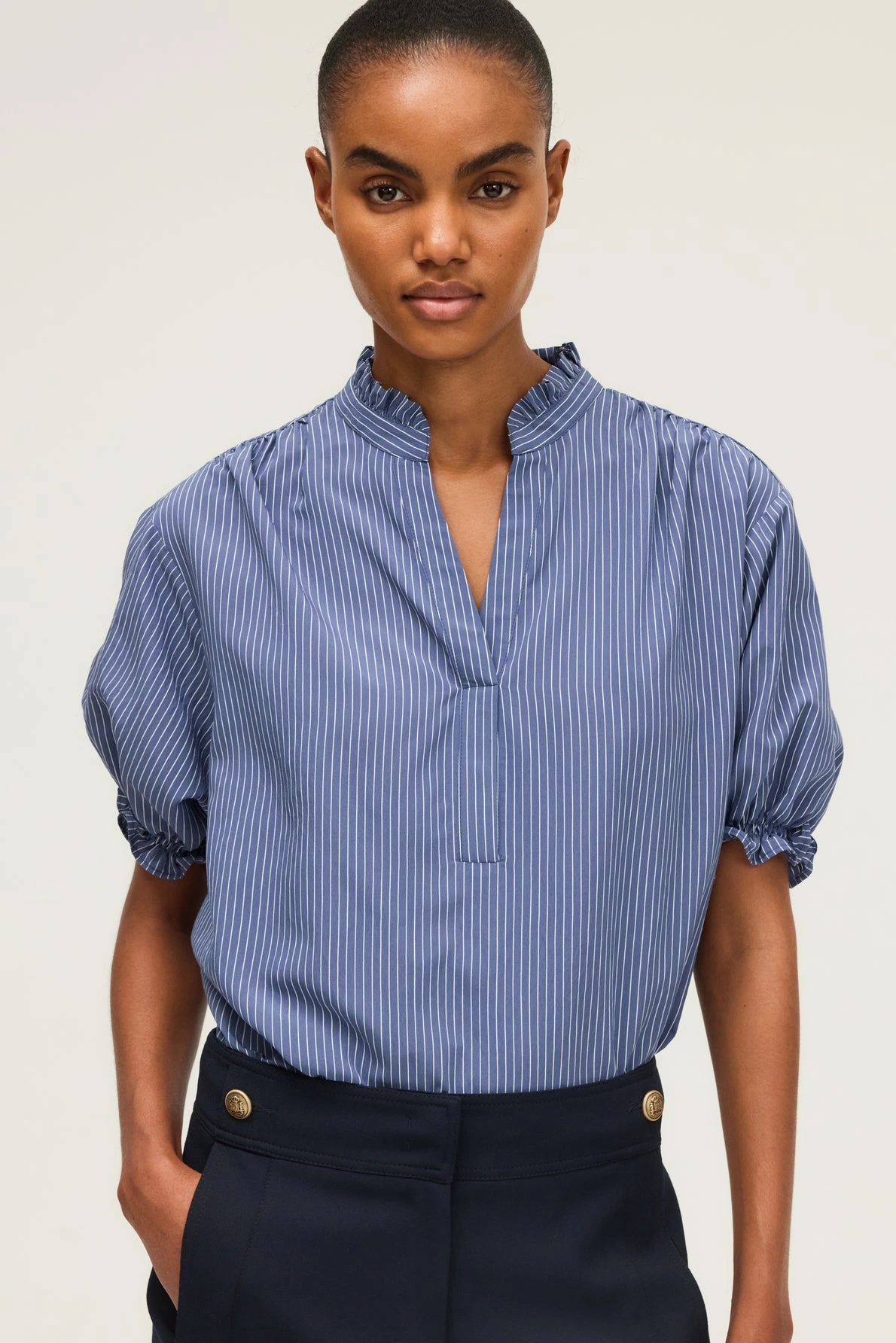 Blouse-rayee-a-manches-courtes-ANOUK-pablo-gerard-darel-maroc-indigo-total-look.webp