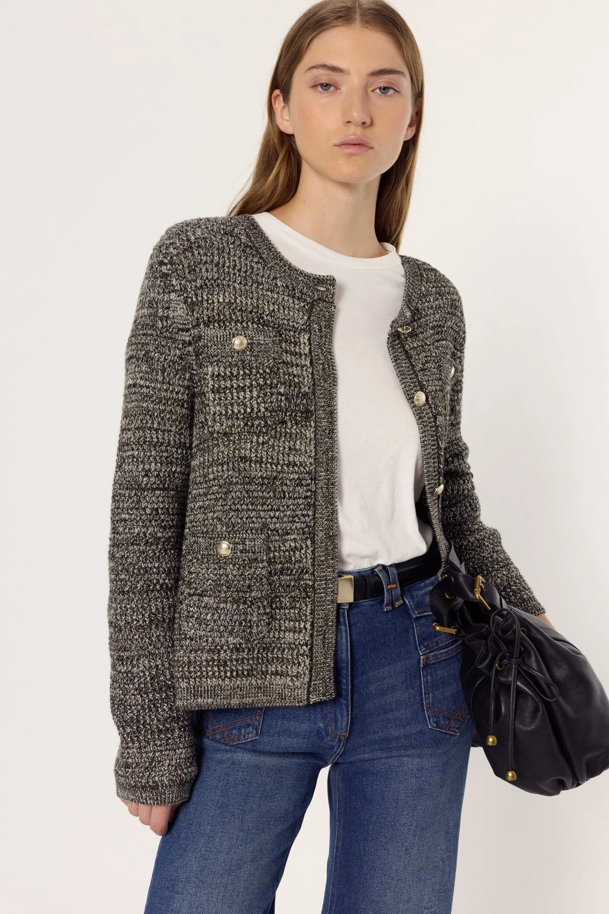Gilet-esprit-tweed-a-lurex-EDELINE-gerard-darel-maroc-portee.webp