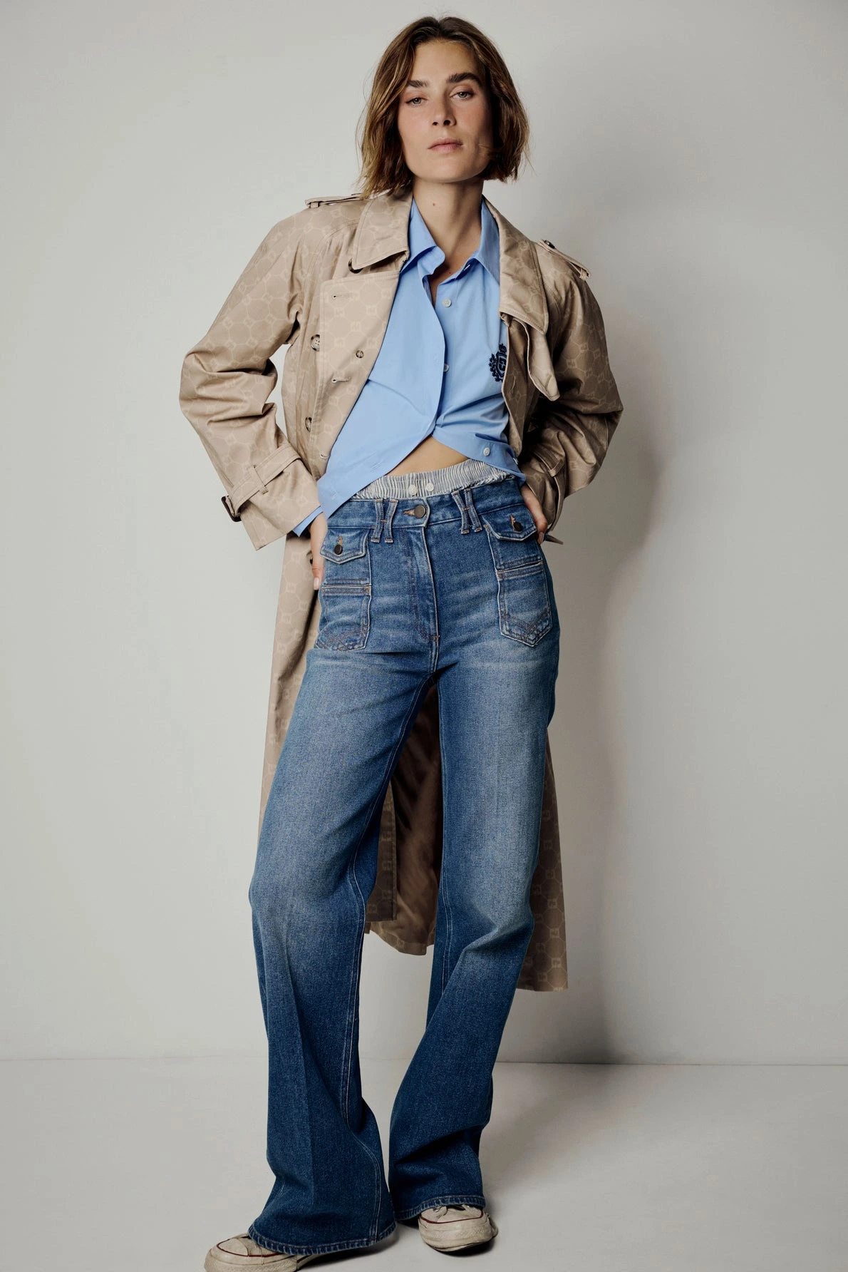 Jean-flare-denim-brut-ANNA-gerard-darel-maroc-lookbook.webp