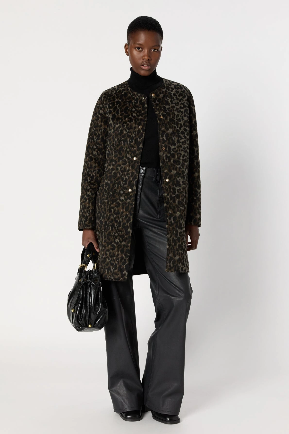 Manteau-reversible-leopard-et-uni-MATILDA-gerard-darel-maroc-face-leopard-total-look.webp