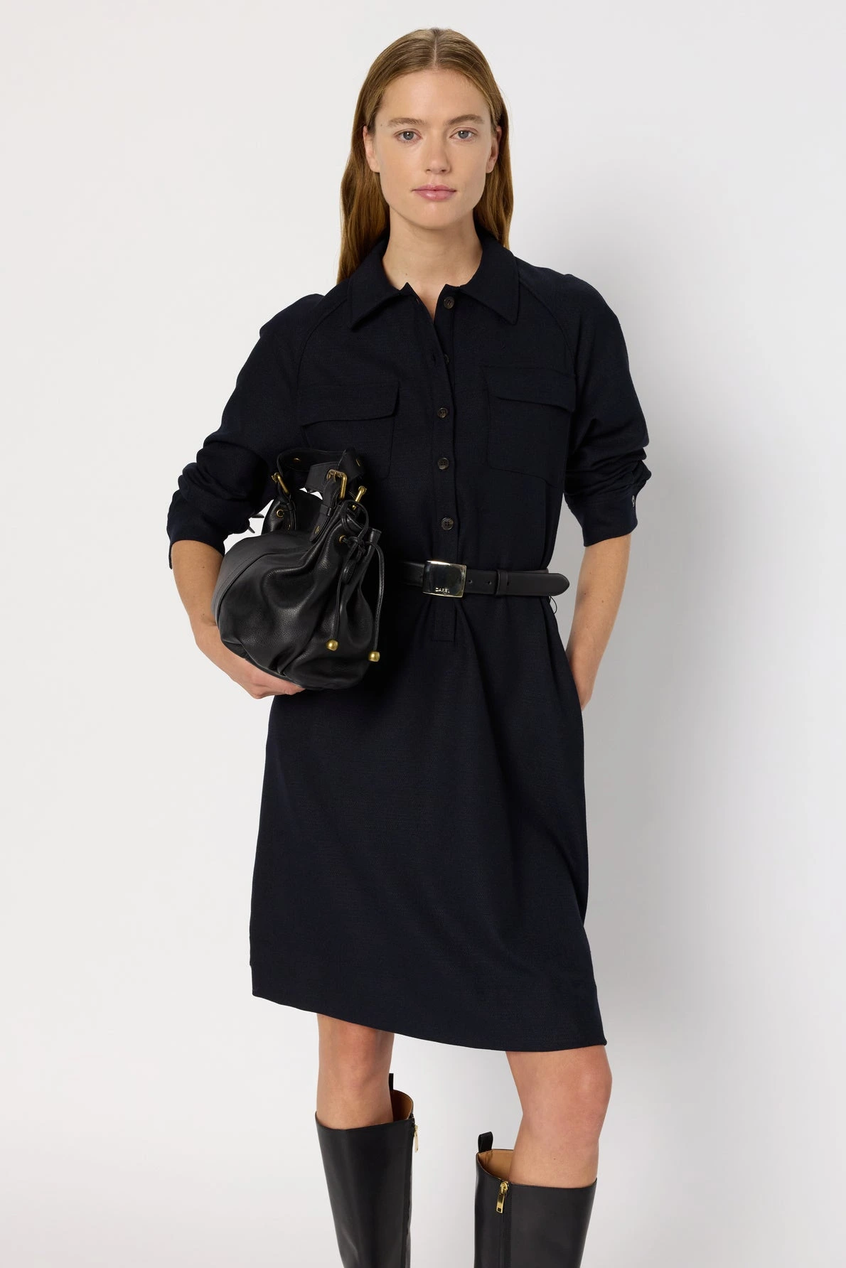Robe-courte-a-col-chemise-LEA-gerard-darel-maroc-total-look.webp