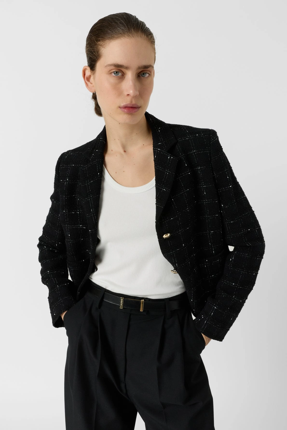 Veste Tiana noire portée femme