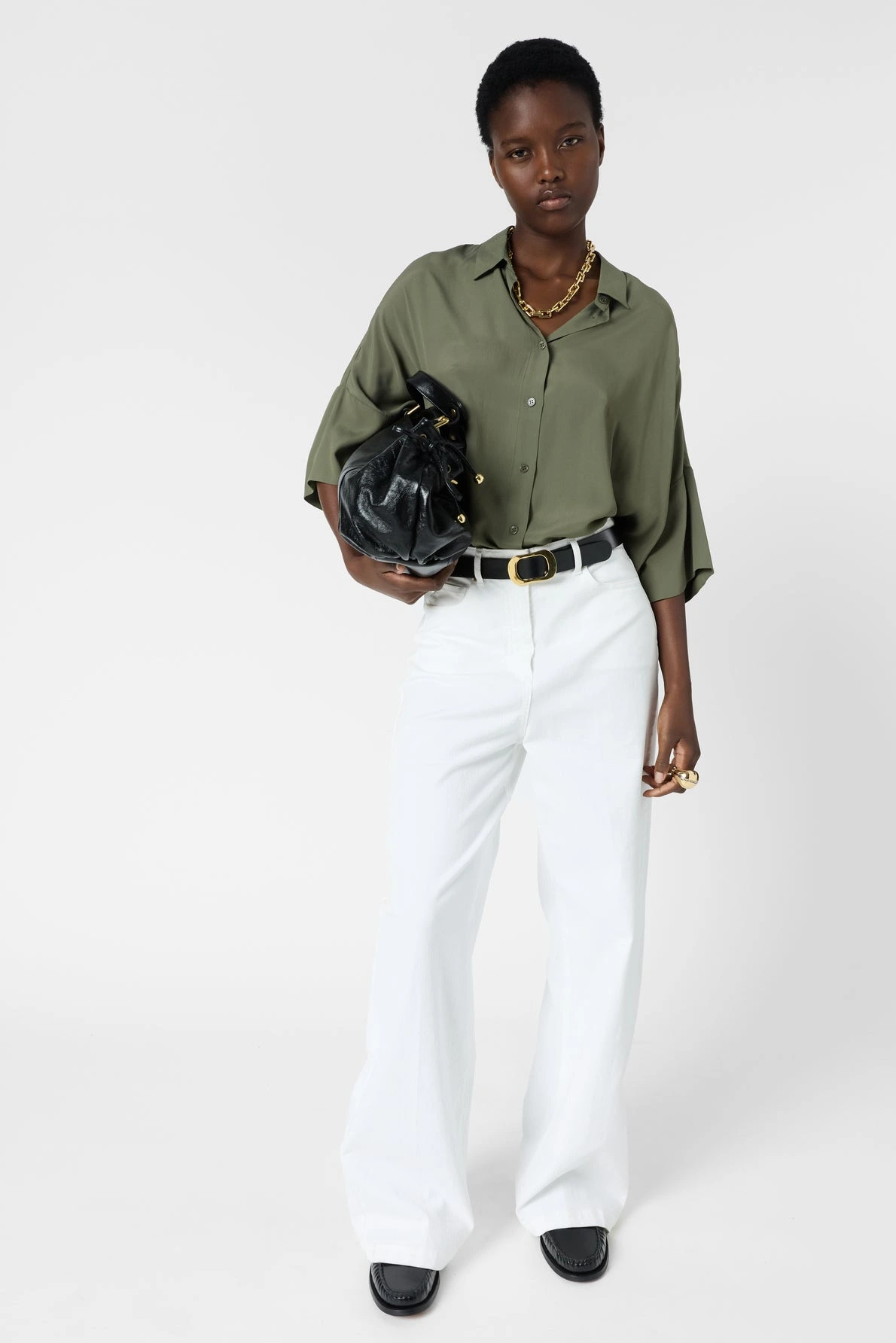 Look femme avec chemise Cirae vert kaki