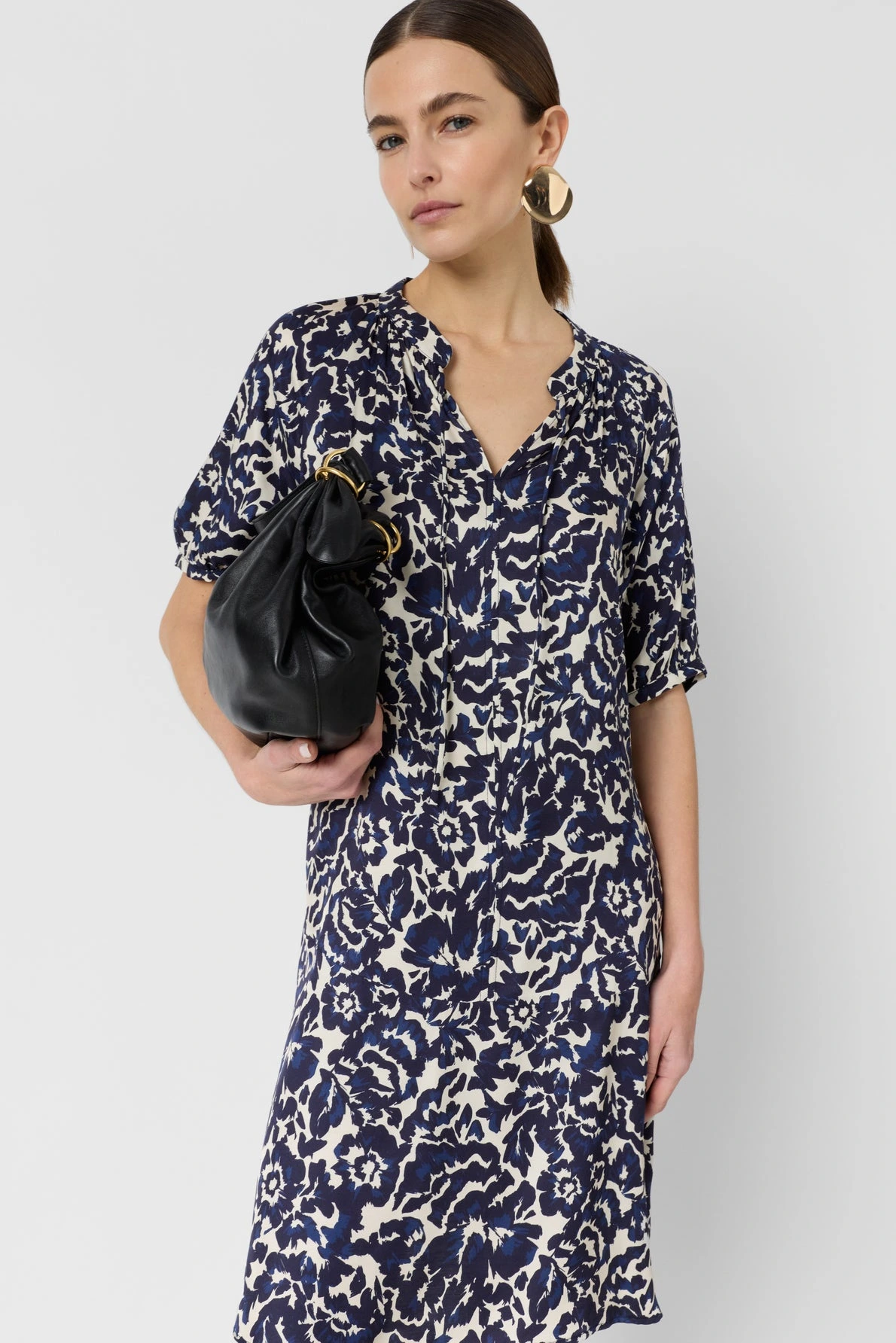 Robe Raliah écru portée femme