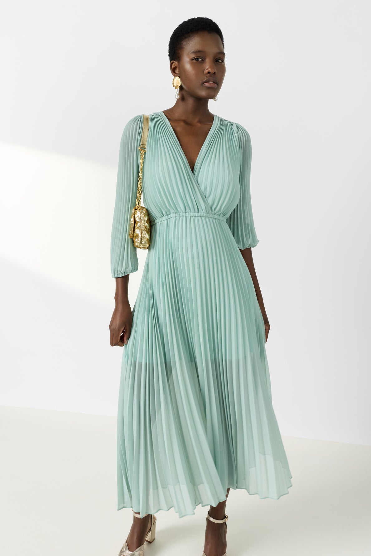 Look femme avec robe Rayna vert d’eau