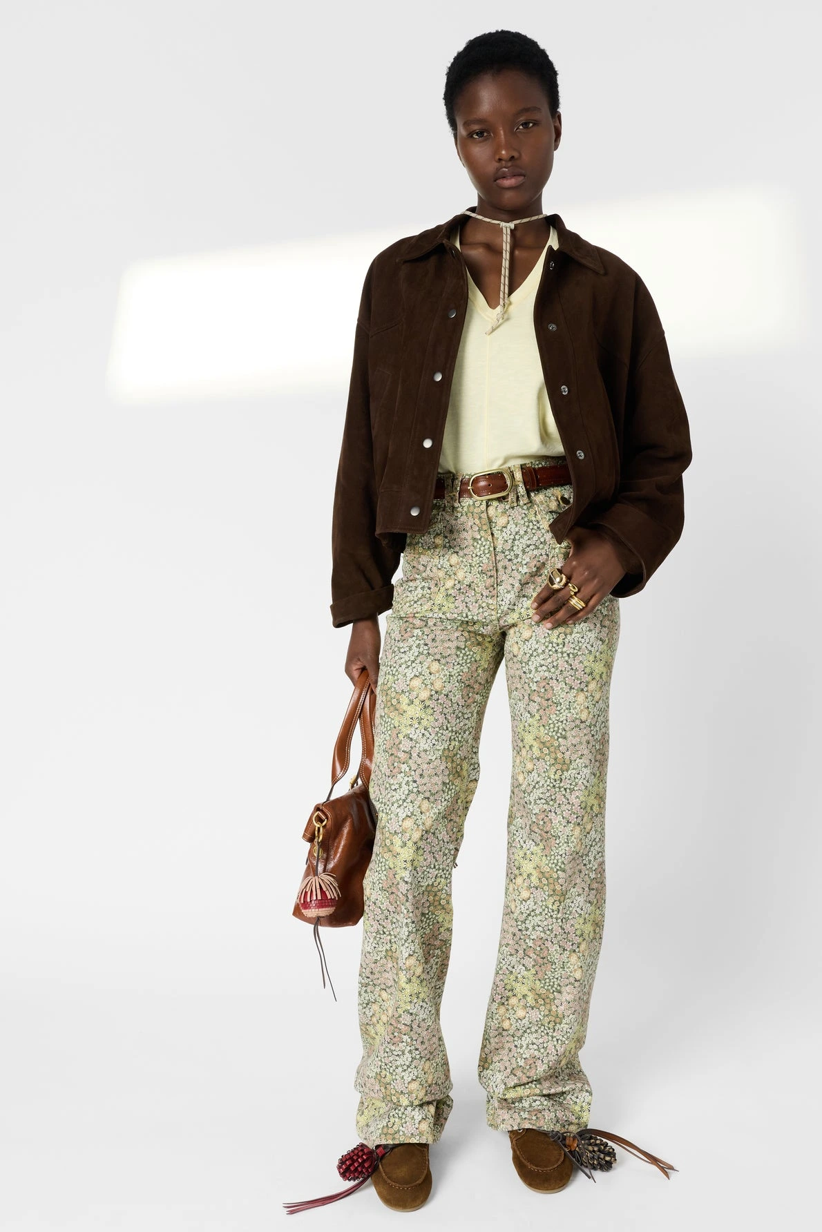 Look femme avec T-shirt Marisa jaune pâle