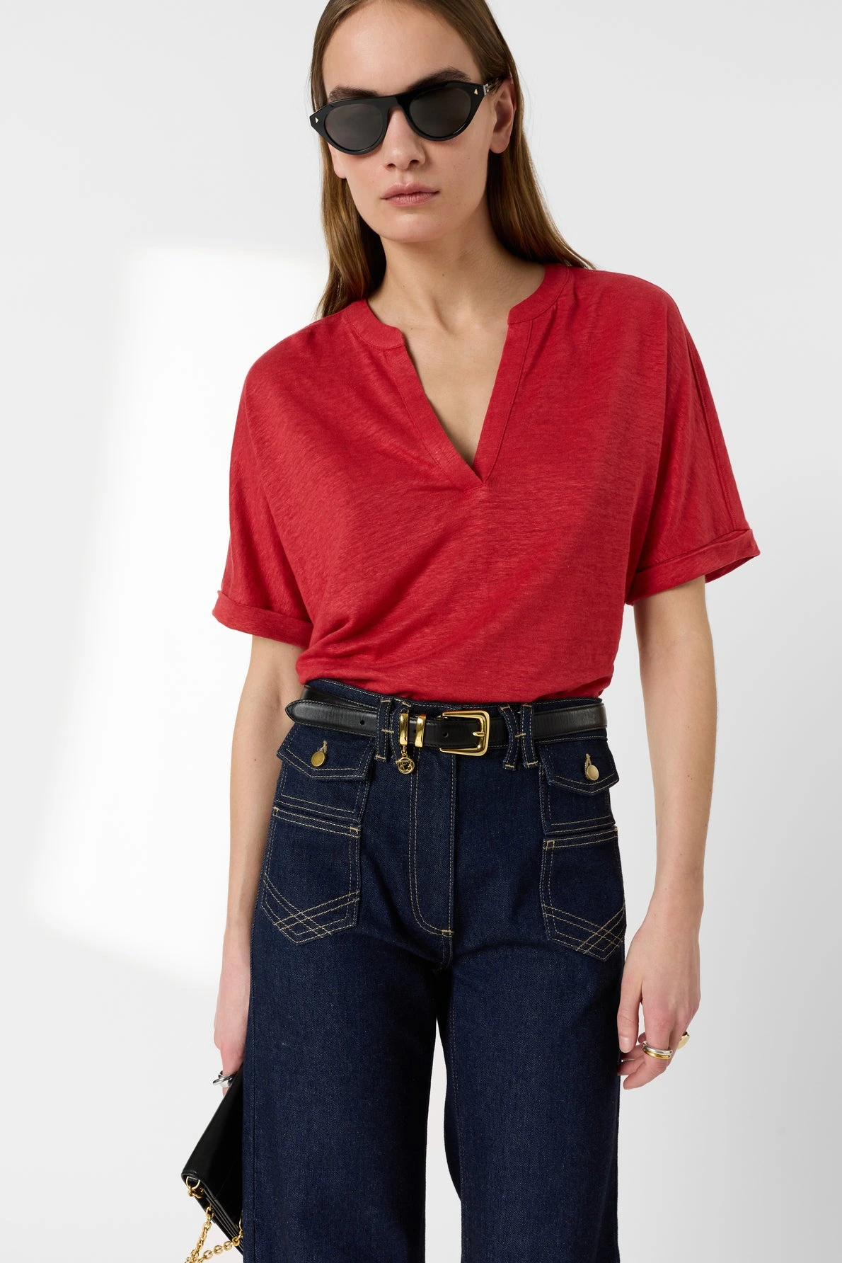 T-shirt Miora rouge en lin porté femme